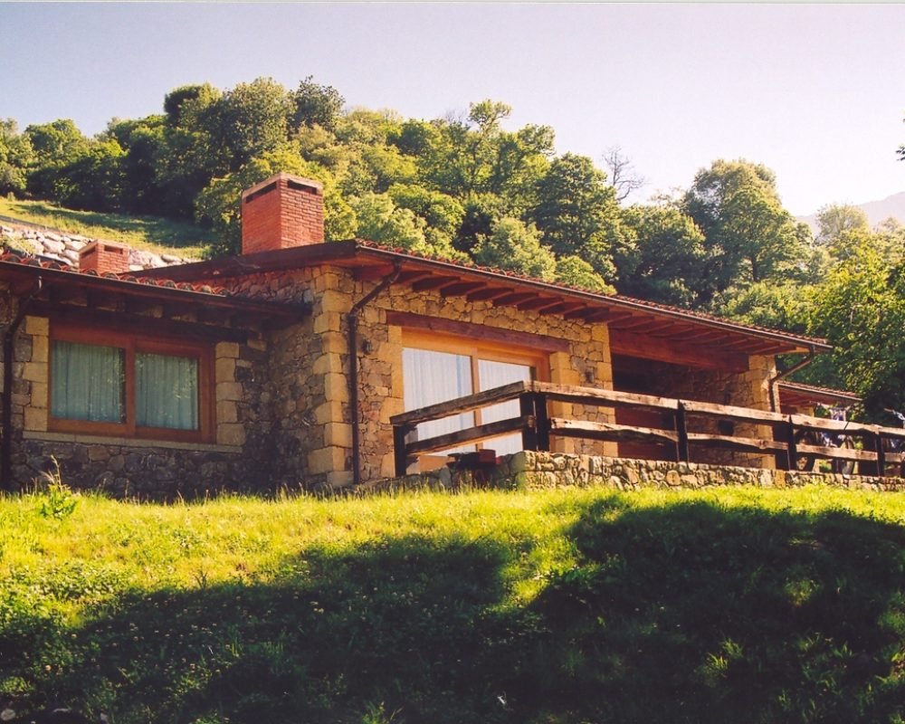 DOS VIVIENDAS EN LURIEZO