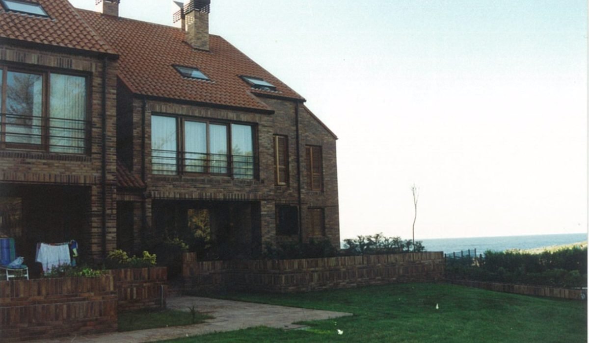 VEINTE APARTAMENTOS EN NOJA​